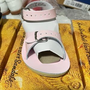 Suns sans pink nib size 11